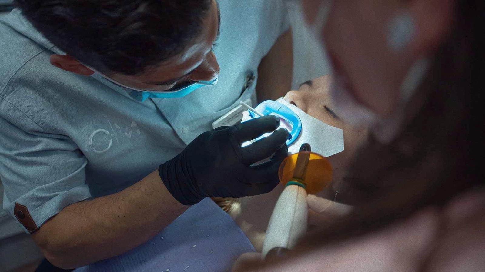 Blanqueamiento dental Philips Zoom: Tus dientes más blancos "en un flash"