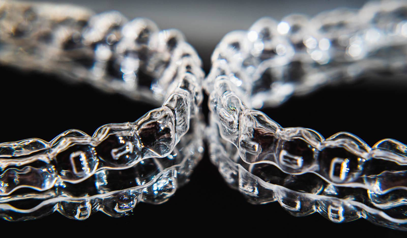 ¿Qué es Invisalign®? ¿Cómo funciona la ortodoncia transparente?